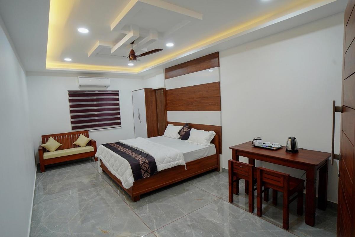 Universal Residency Perumpavur Екстер'єр фото